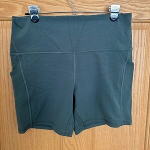 Lululemon Align High Rise short w/ pockets
